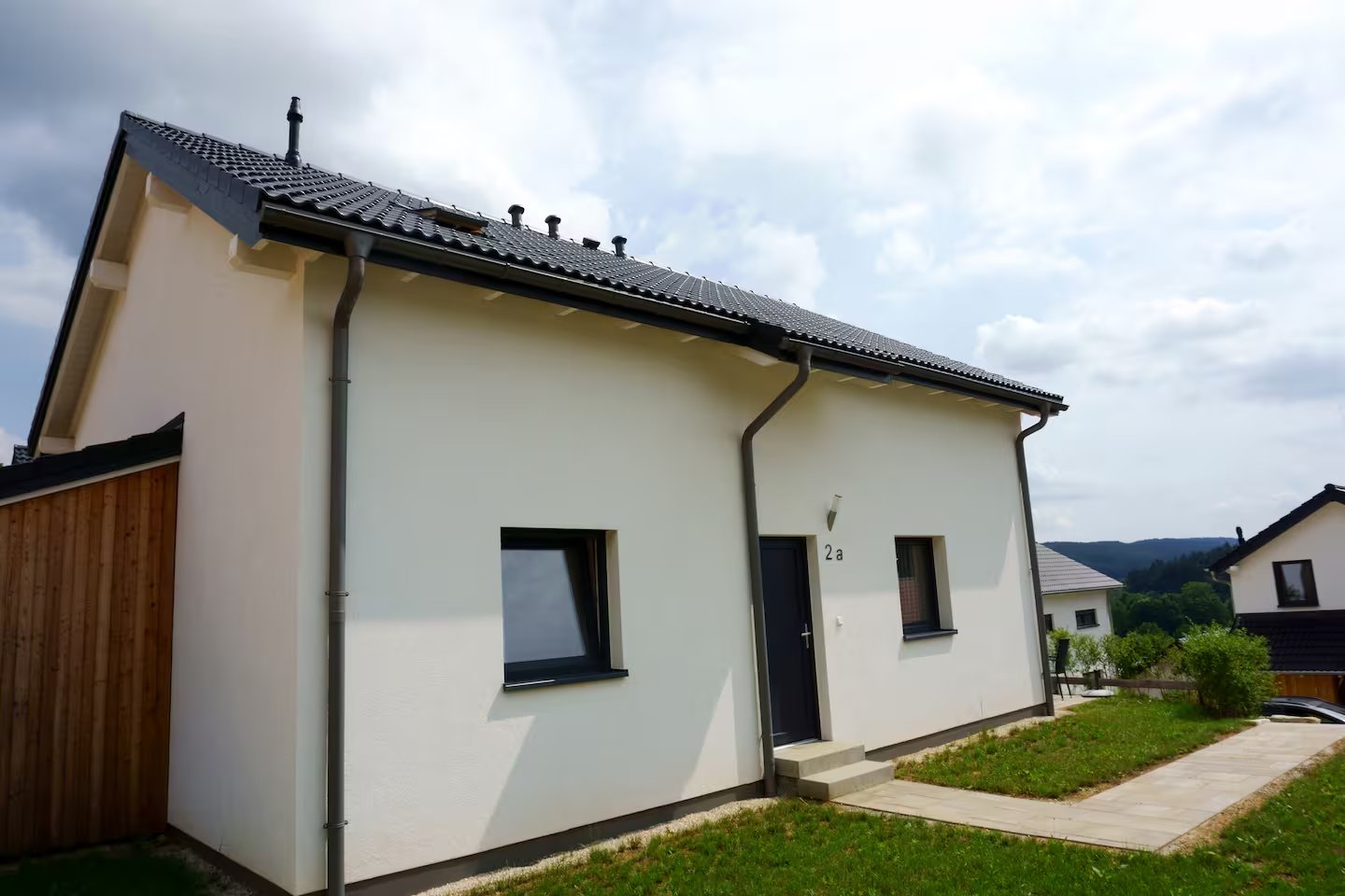 Außenansicht Ferienhaus Obernsees – modernes Ferienhaus mit Hausnummer 2a in Mistelgau, Fränkische Schweiz